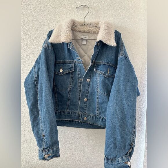 Forever 21 Jackets & Blazers - LARGE Forever 21 Cropped Trucker Denim Jean Jacket Fleece Quilted Women size L